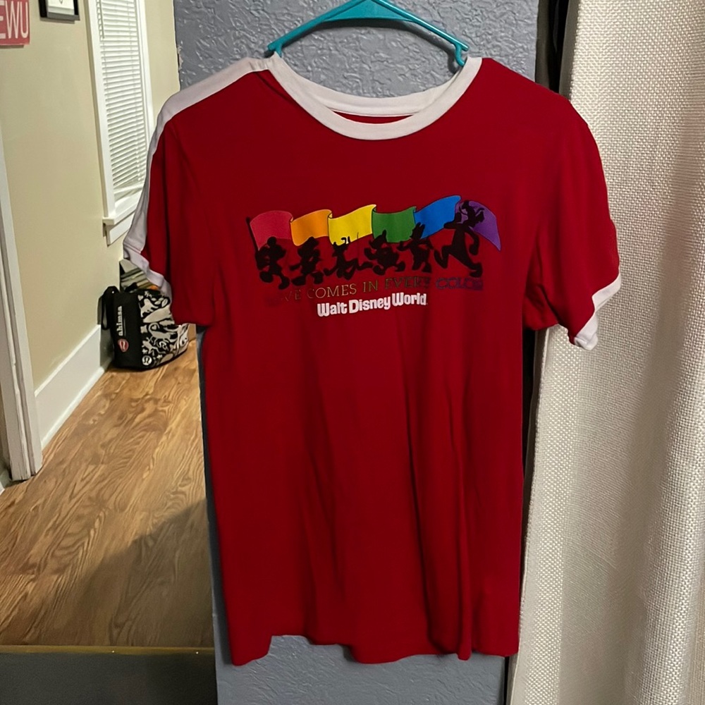 Disney 2019 T-Shirt Size S